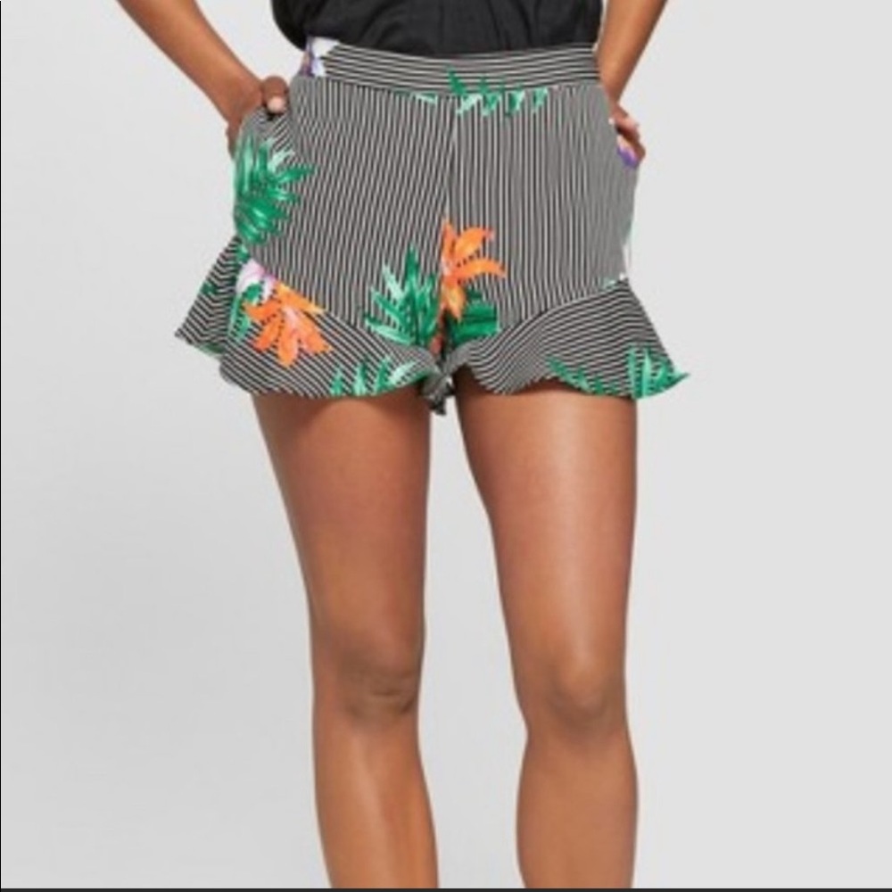 Striped tropical flower ruffle shorts